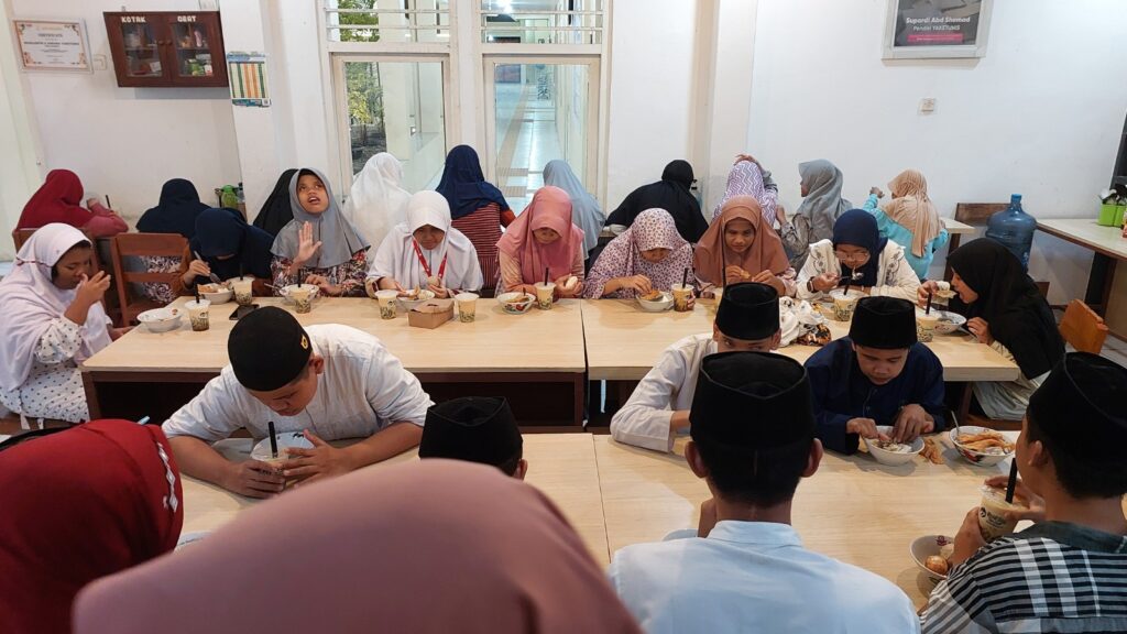 Buka Bersama Anak Panti Asuhan Yaketunis dan Tasyakuran Purnatugas AKBP H. Ahmat Hidayat Sukri, S.H., M.M. Image 2026 03 01 At 09.57.42 1024x576