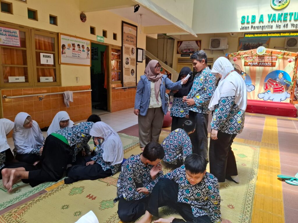 Kegiatan Teater Bersama Mbak Syifa dari ISI Yogyakarta di SLB A Yaketunis Image 2026 04 23 At 12.49.45 PM 1024x768
