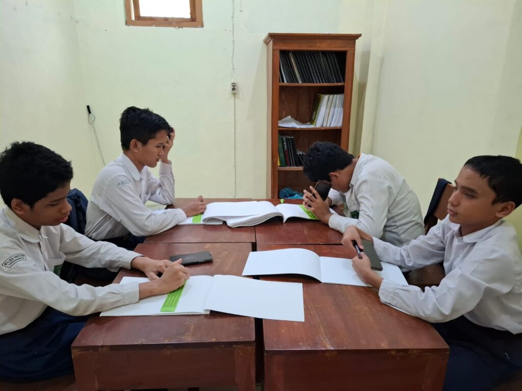 Pembelajaran Fiqih: Materi Haji dan Umroh di MTs LBA Yaketunis Image 2026 04 28 At 8.00.43 AM 1024x768