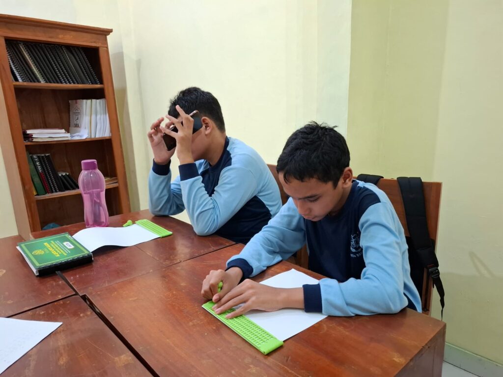 Pembelajaran Penjaskes: Latihan Ujian Tertulis Bersama Bu Lina di MTs LBA Yaketunis Image 2026 05 07 At 8.01.04 AM 1024x768