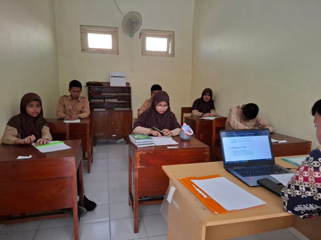 Ujian Pendidikan Pancasila Berbasis Kertas di MTs LBA Yaketunis image 2026 05 22 at 8.38.59 am