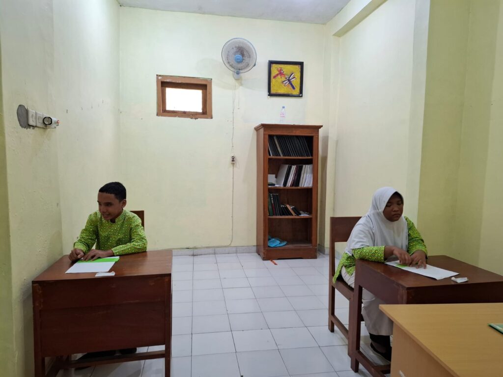 Ujian IPA Berbasis Kertas di MTs LBA Yaketunis image 2026 06 03 at 11.39.03 am