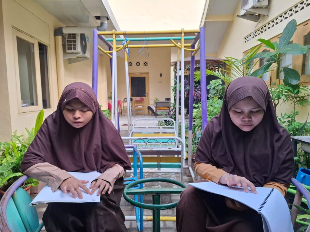Literasi Bersama Sebelum Memulai Pembelajaran di SLB A Yaketunis image 2026 06 03 at 9.17.27 am