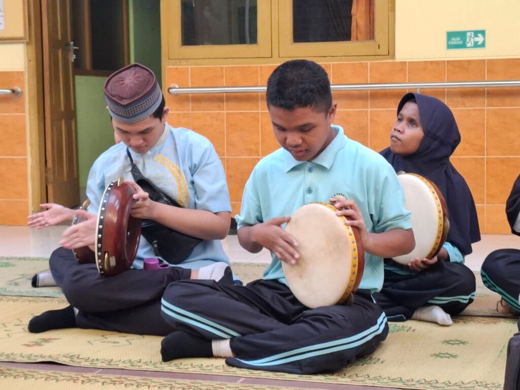 Latihan Hadroh di SLB A Yaketunis image 2026 06 19 at 8.29.15 am
