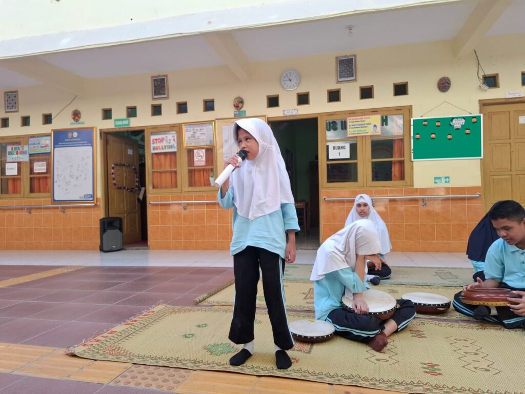 Latihan Membaca Puisi "Selamat Tinggal Guruku" oleh Naura di SLB A Yaketunis image 2026 06 19 at 8.51.42 am